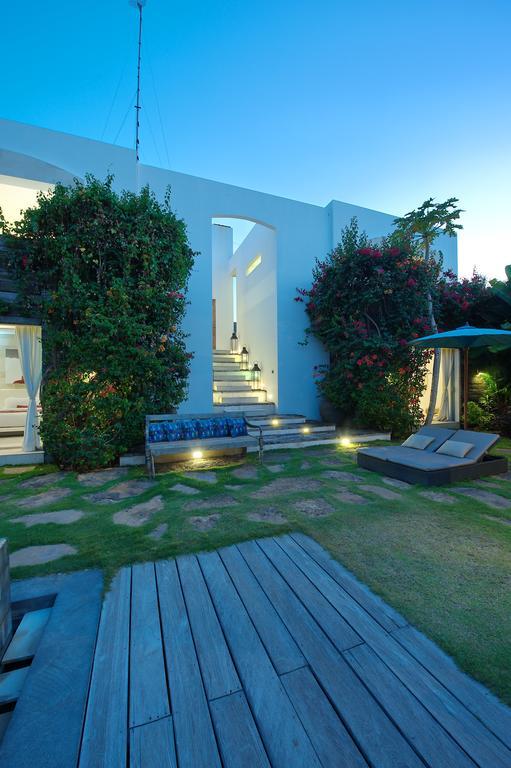 Elegant Villa Casabianca - Tropical Pool & Garden, Near Potato Head Beach Club! Семиняк Екстериор снимка