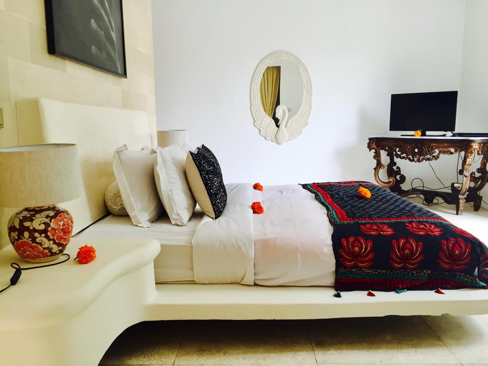 Elegant Villa Casabianca - Tropical Pool & Garden, Near Potato Head Beach Club! Семиняк Екстериор снимка