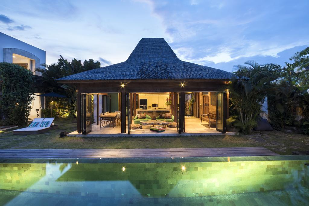 Elegant Villa Casabianca - Tropical Pool & Garden, Near Potato Head Beach Club! Семиняк Екстериор снимка